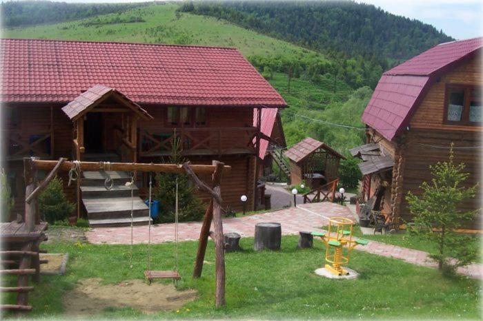 Boykivskiy Dvir Yasenitsa Zamkova Exterior photo
