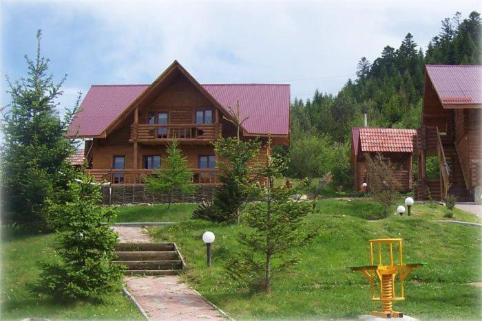 Boykivskiy Dvir Yasenitsa Zamkova Exterior photo