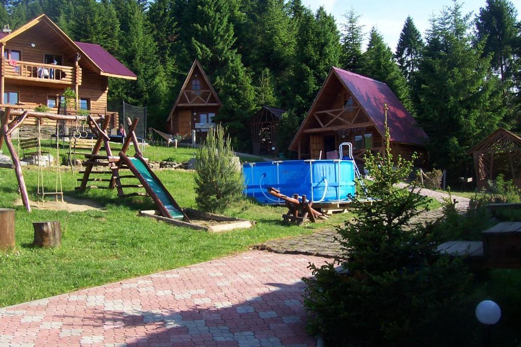 Boykivskiy Dvir Yasenitsa Zamkova Exterior photo