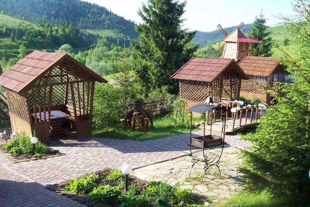 Boykivskiy Dvir Yasenitsa Zamkova Exterior photo