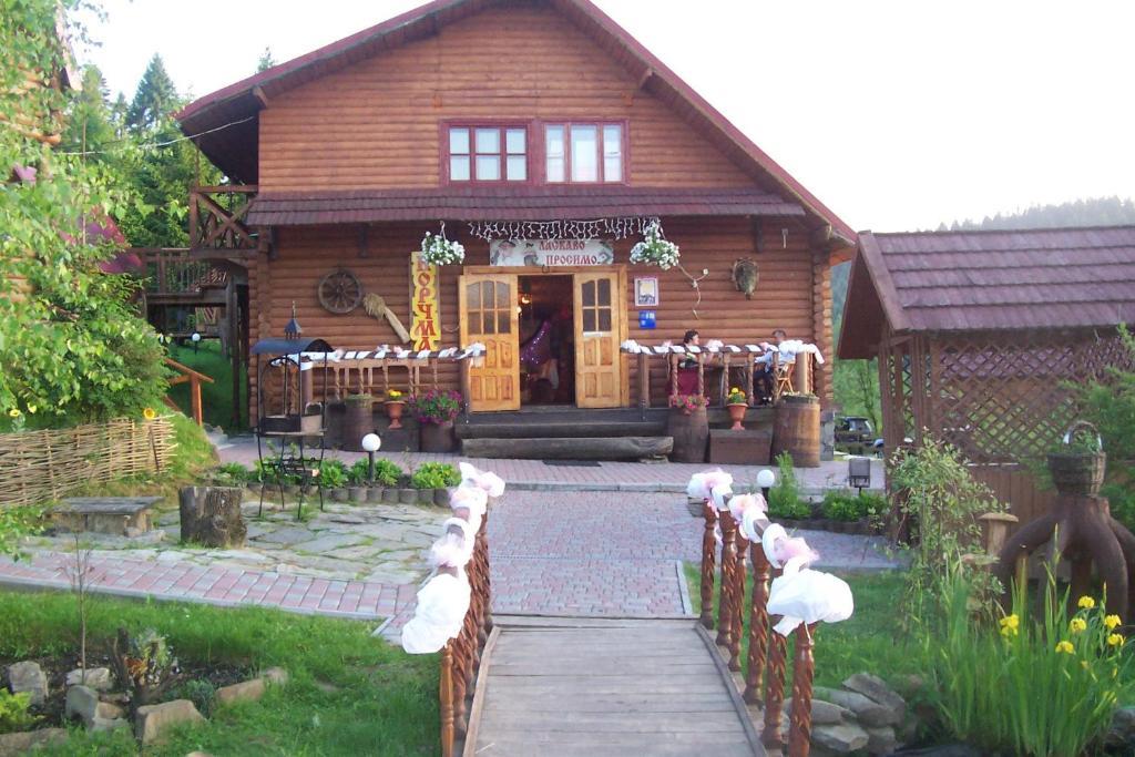 Boykivskiy Dvir Yasenitsa Zamkova Exterior photo